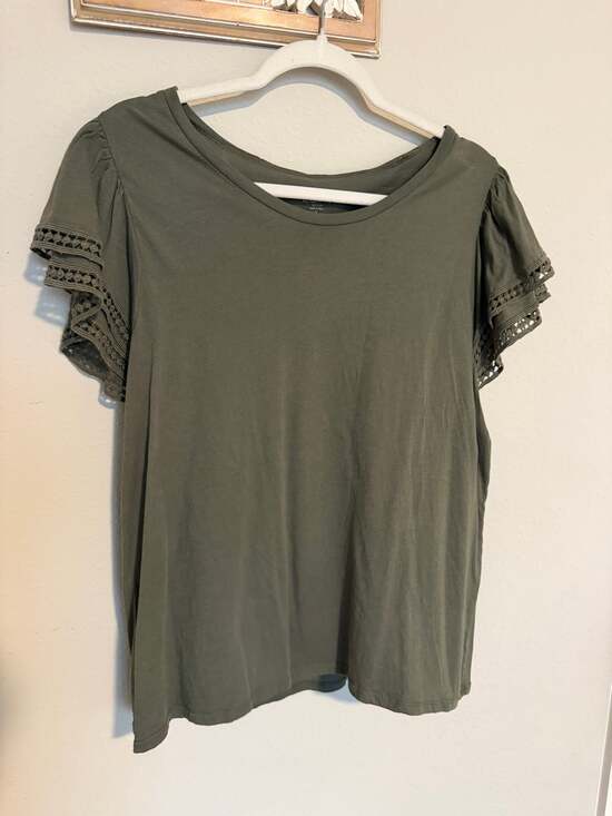 Ann Taylor LOFT Tops - LOFT Outlet Olive Green Crochet Trim Flutter Sleeve Top Large